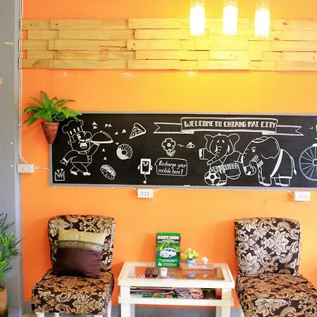 Cm City Hostel Chiang Mai Exteriör bild