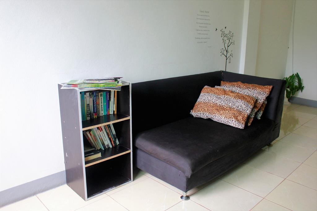 Cm City Hostel Chiang Mai Exteriör bild