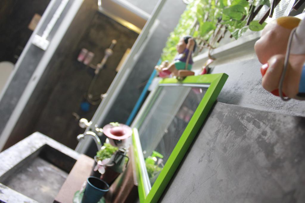 Cm City Hostel Chiang Mai Exteriör bild