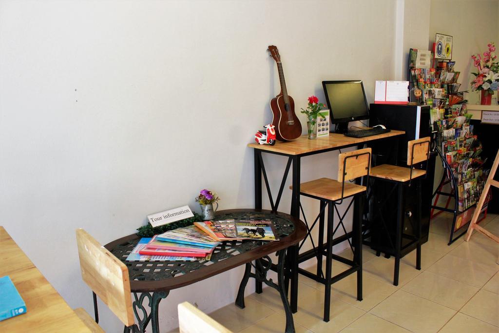 Cm City Hostel Chiang Mai Exteriör bild
