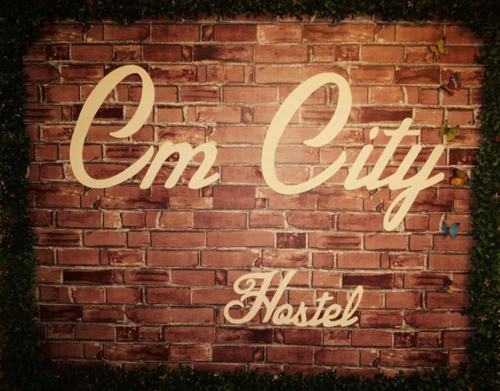 Cm City Hostel Chiang Mai Exteriör bild