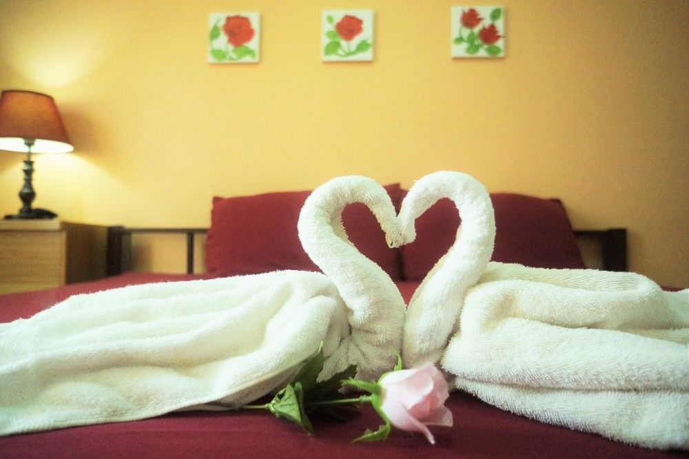 Cm City Hostel Chiang Mai Exteriör bild