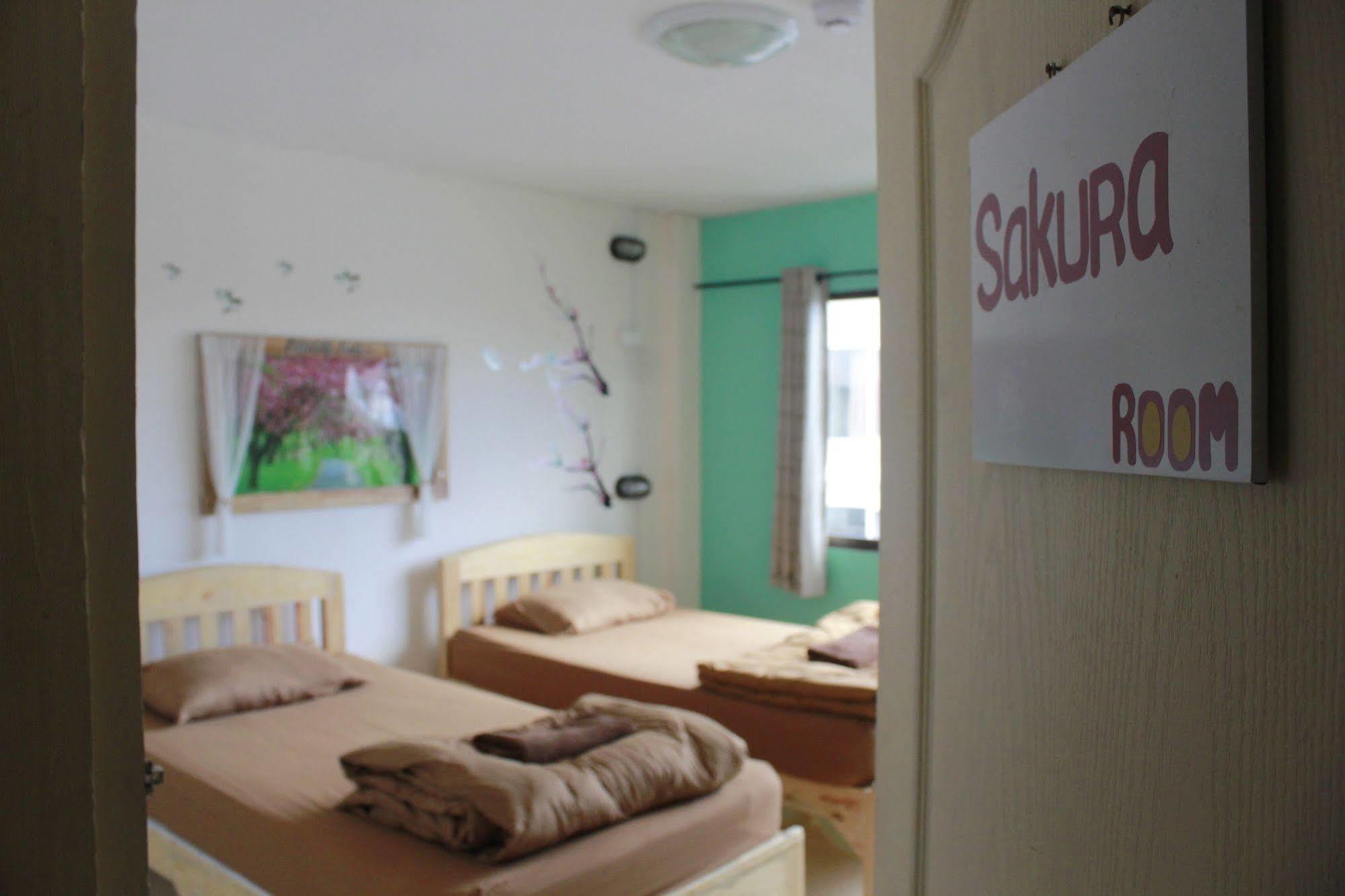 Cm City Hostel Chiang Mai Exteriör bild