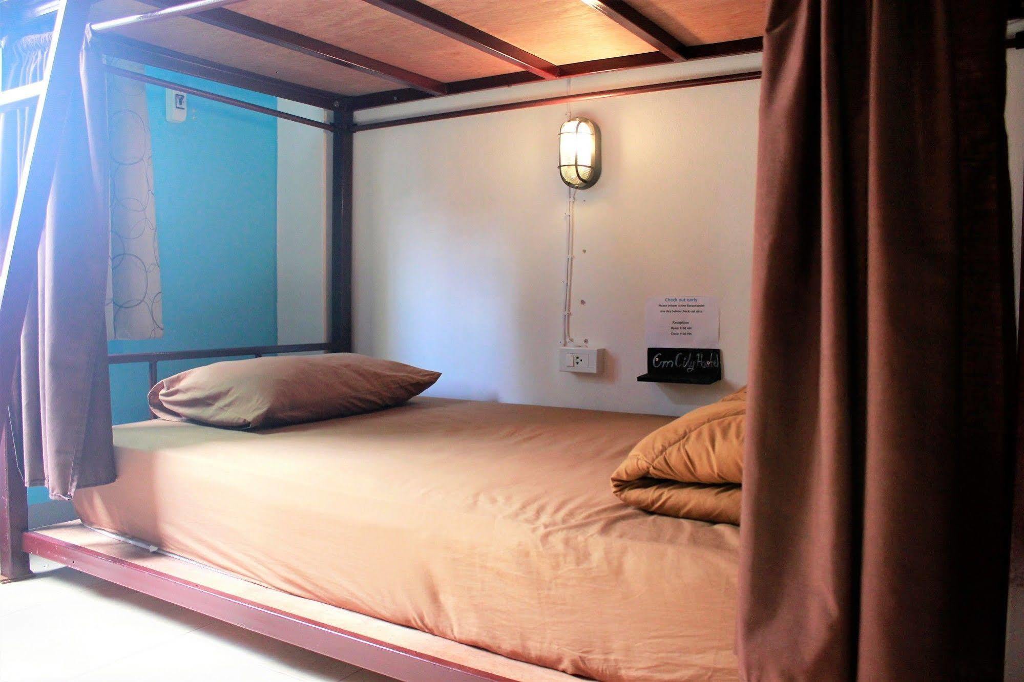Cm City Hostel Chiang Mai Exteriör bild